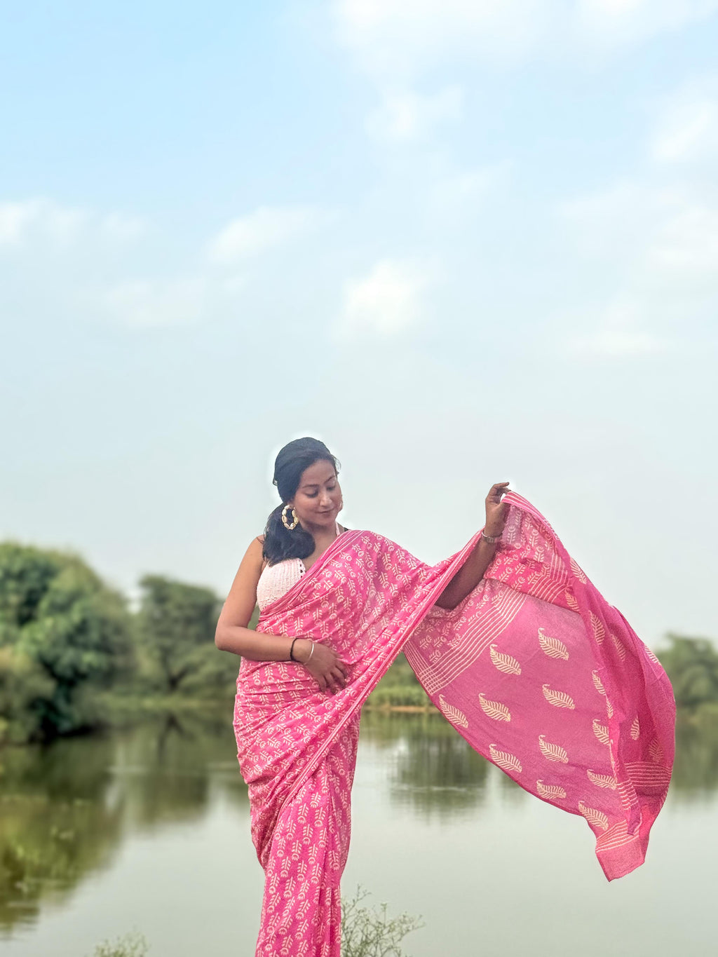 Chandni Gulab (चाँदनी गुलाब) - The light of nature’s poetry