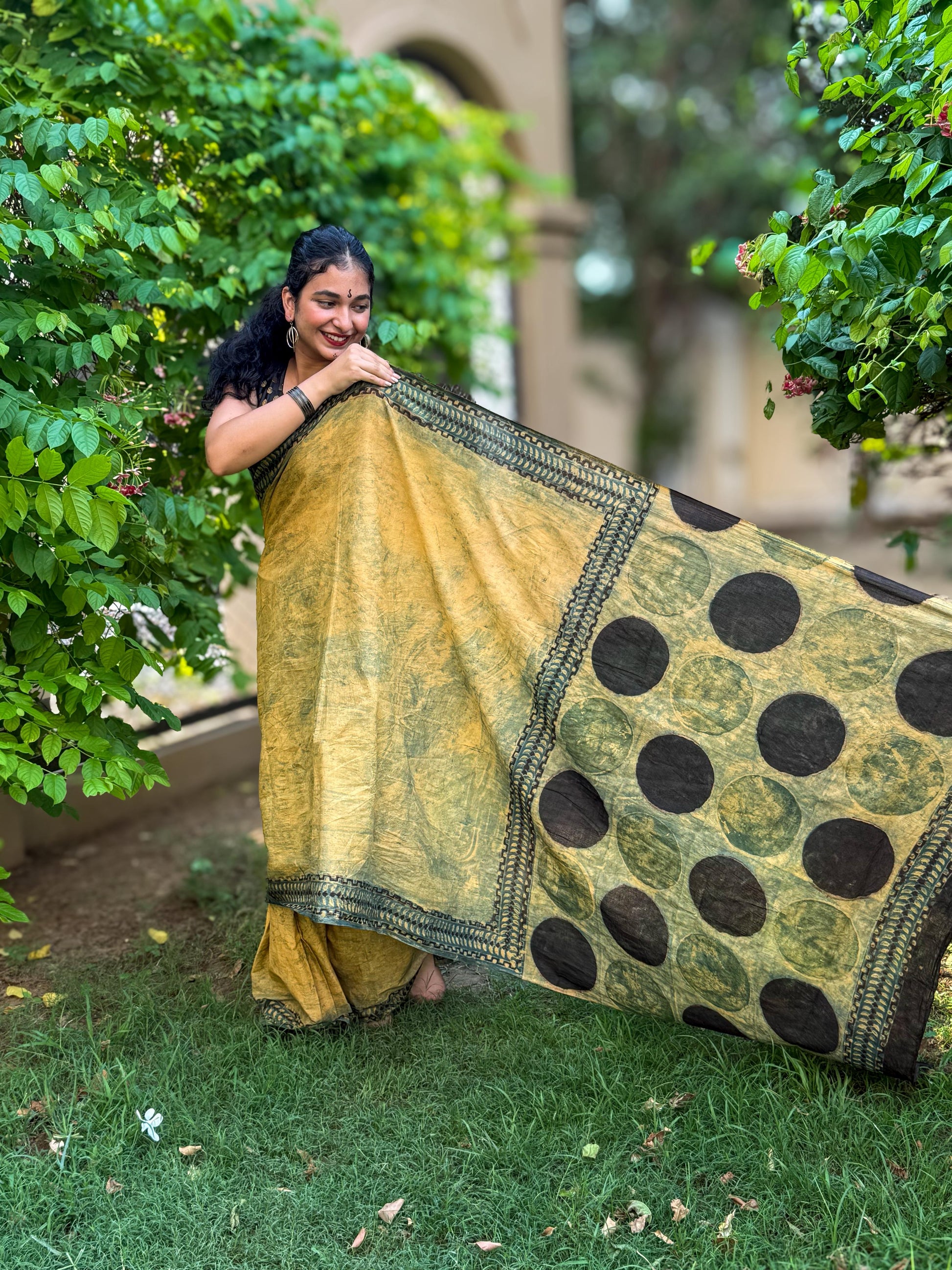 Panchpushp (पंचपुष्प) - A drape born from the forest