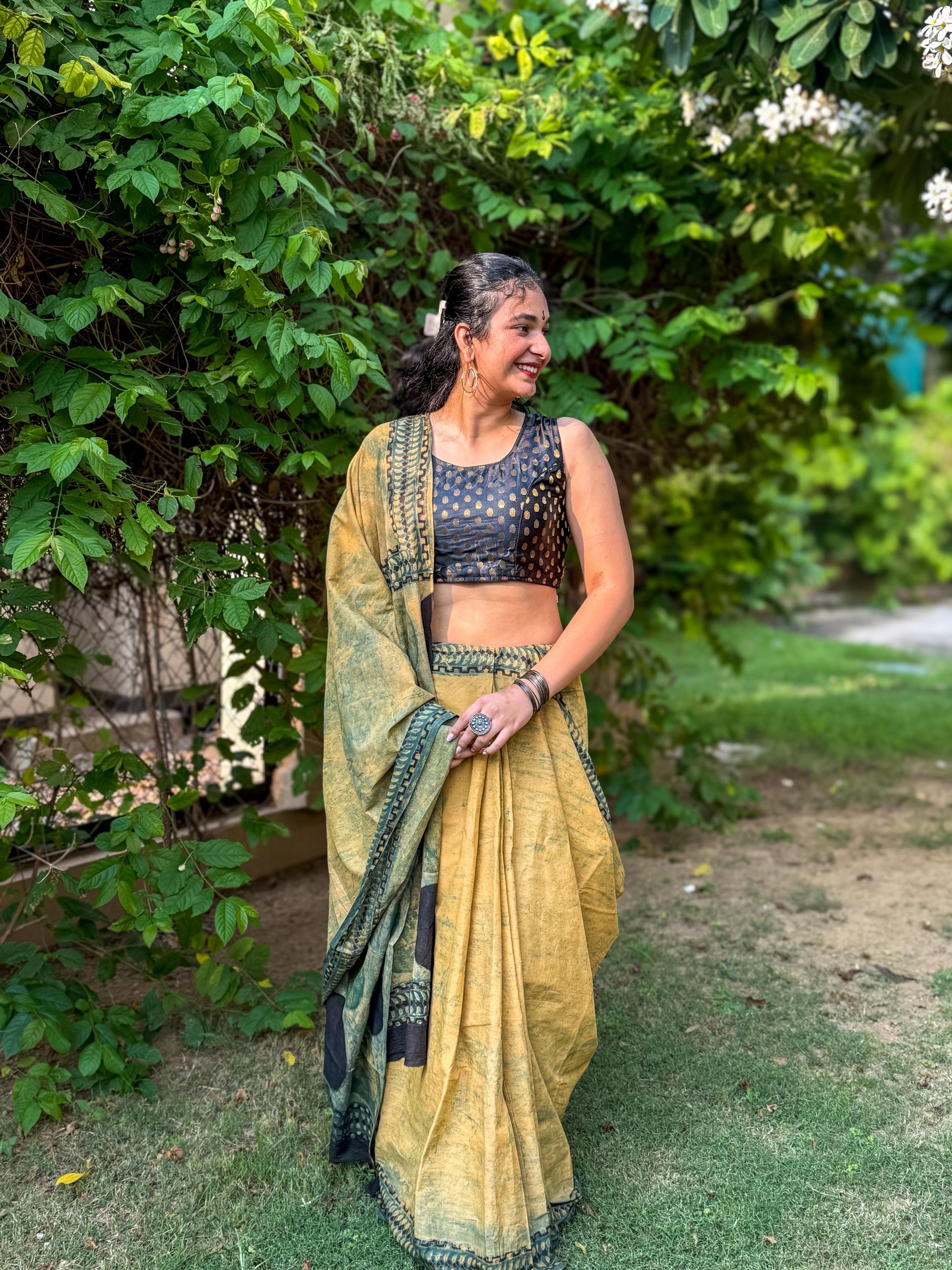 Panchpushp (पंचपुष्प) - A drape born from the forest