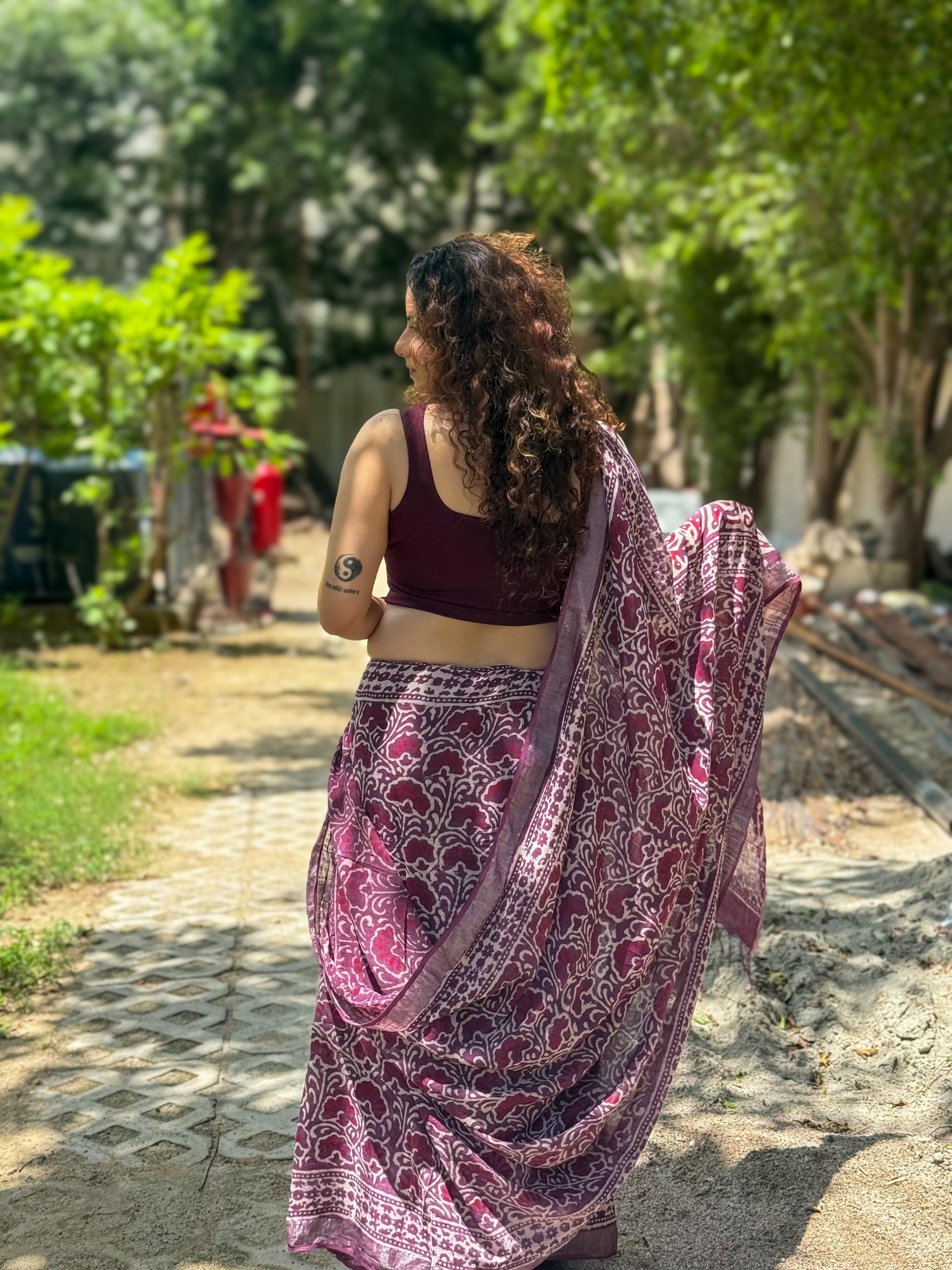 Raatrani Leher (रातरानी लहर) - A whisper of night-bloomed elegance
